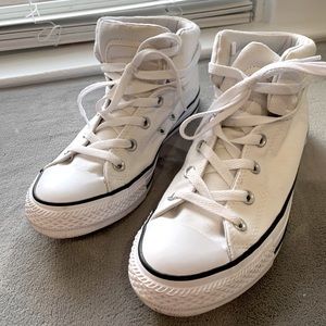 White Converse Chuck Taylor’s